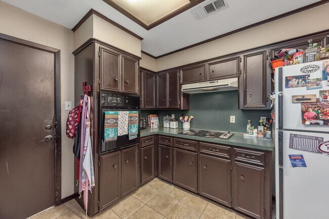 Foto del edificio - JANUARY 2025 PRE-LEASE Cute 3 Bed, 2 Bath ...