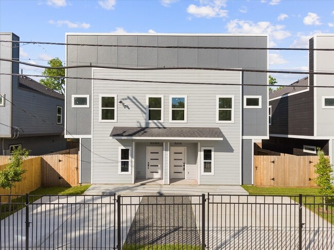 Foto del edificio - 8206 Knox St