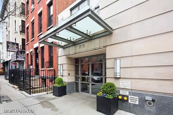 Building Photo - 516 W 47th St