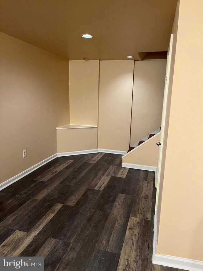 Building Photo - 628 SYMPHONY WOODS Dr
