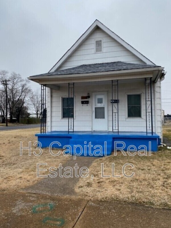 Primary Photo - 803 Grand Ave