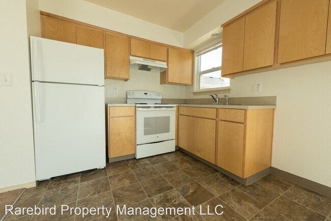 Building Photo - 4714-4722 SE 83rd Ave