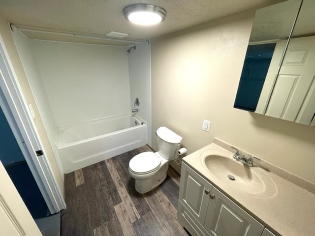 Building Photo - 206 E 400 N