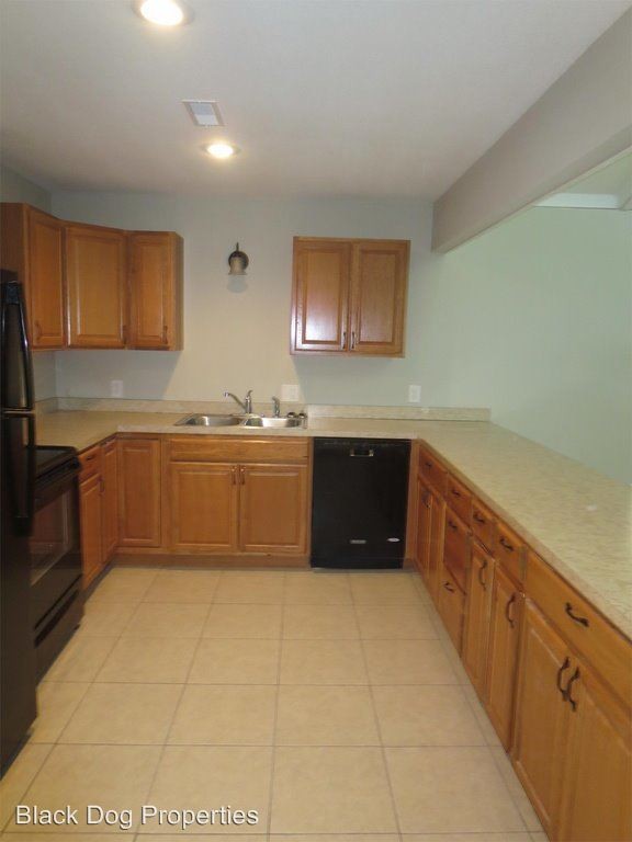 Building Photo - 4 br, 3 bath House - 1419 Hillcrest Dr.