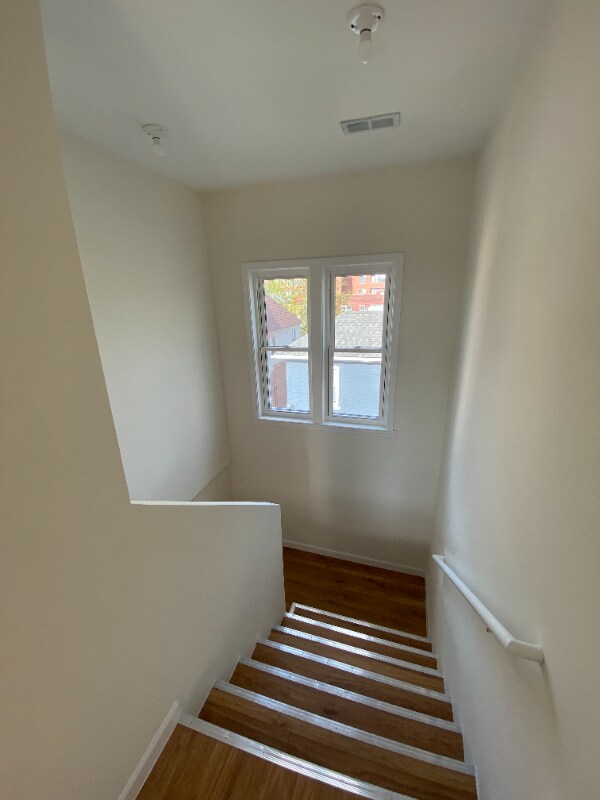 Building Photo - 5820 Baker St