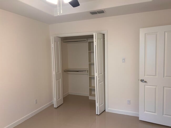 Foto del edificio - 1615 Dra Eve Perez Lane