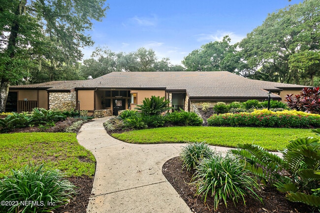 Building Photo - 6 Oakmont Ct