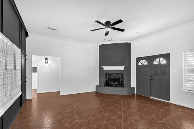 Building Photo - 2930 23rd Ave N