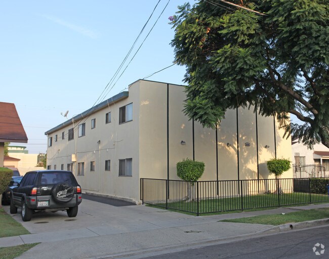 Primary Photo - 6709 Woodward Ave