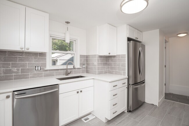 Foto del edificio - 92 Clinton Place Unit #2