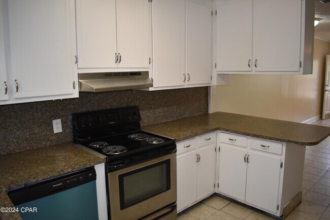 Foto del edificio - 3615 E 14th St