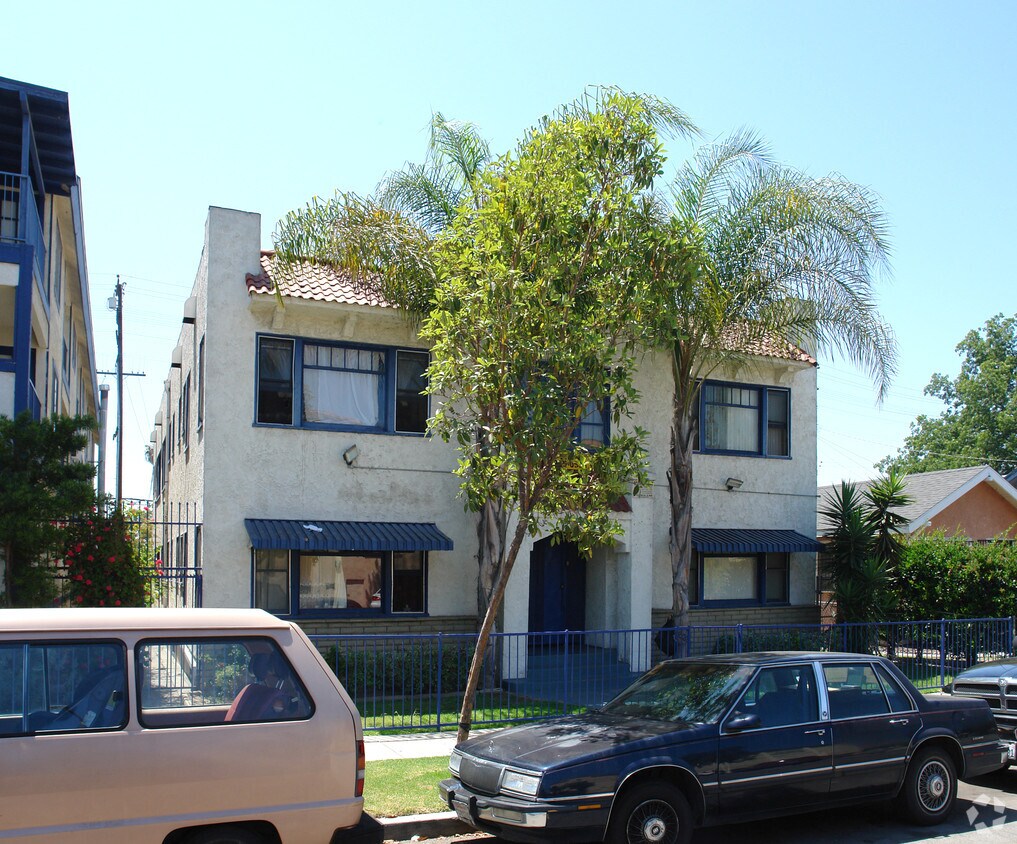 Primary Photo - 1643 Locust Ave