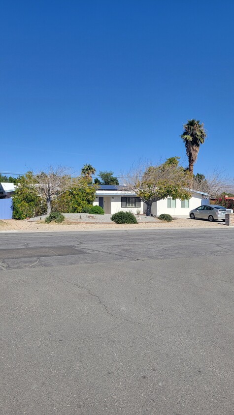 Primary Photo - 1900 E Del Lago Rd