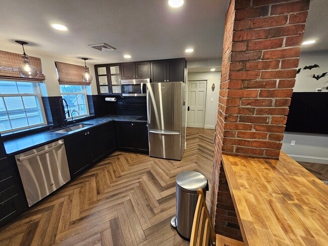 Building Photo - 55 Buffum St