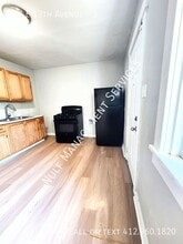 Building Photo - 347 E 13th Ave