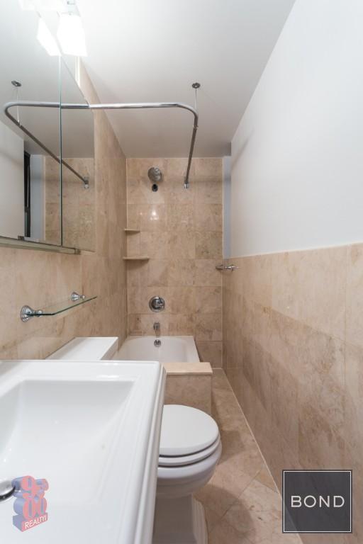 Foto del edificio - 424 E 9th St