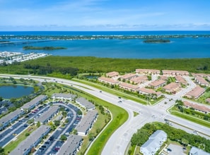Building Photo - 250 Provence Pl