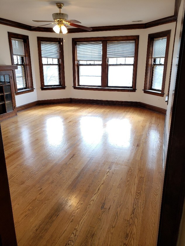 Foto principal - 5944 N Artesian Ave