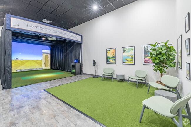 Golf Simulator - Hamptons of Cloverlane Apartments