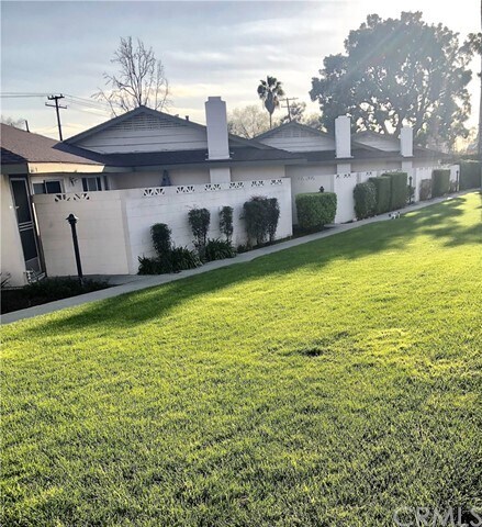 Foto principal - 659 S Indian Hill Blvd