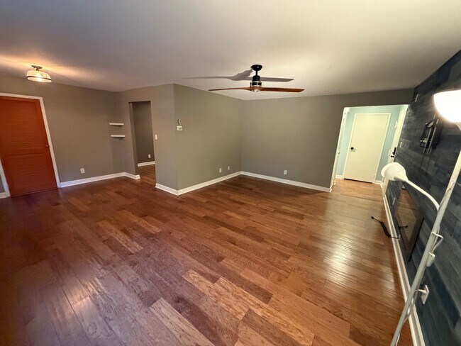 Foto del edificio - 4000 Gypsy Ln