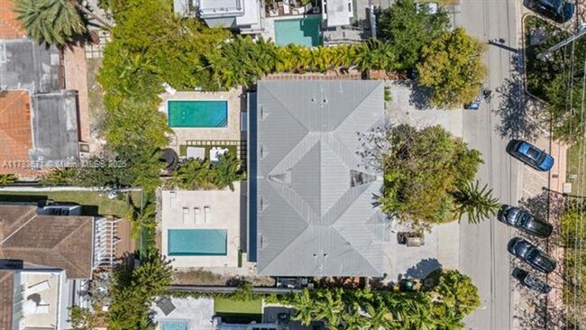 Foto del edificio - 442 Fernwood Rd