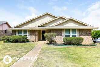 Building Photo - 6800 Penhurst Dr