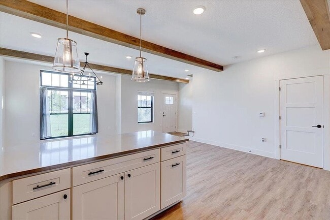 Foto del edificio - Charming 3-Bed Townhome in Prairie Trail