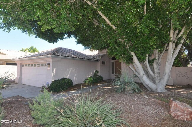 Building Photo - 5215 W Tonopah Dr