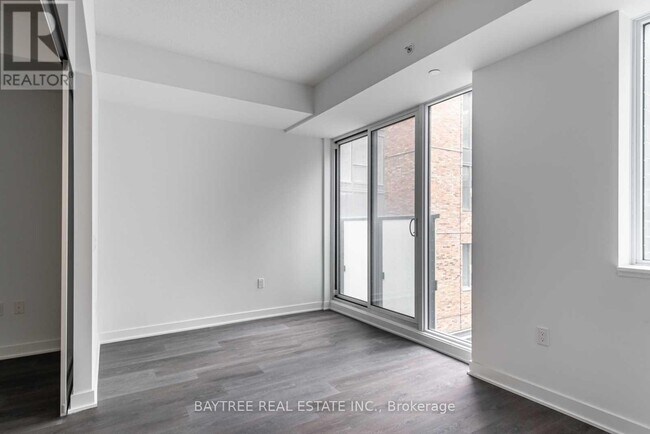 Building Photo - 115 Blue Jays Way