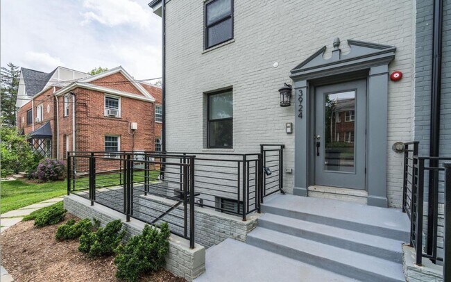 Photo - Glover Park Beauty with Parking Apartment