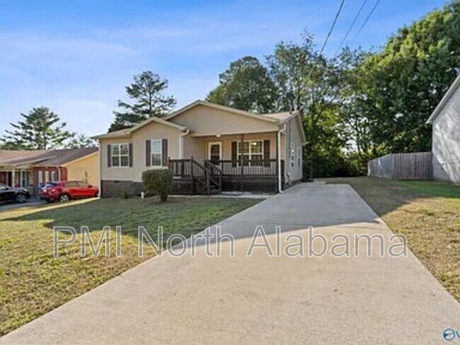 Foto del edificio - 3103 Sonya Dr NW