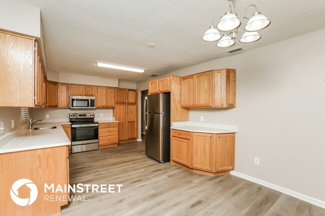 Building Photo - 690 Wells St