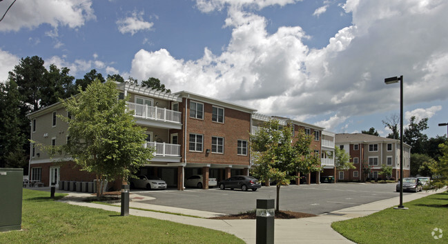 Building Photo - Park View Condo