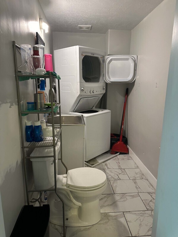Foto del edificio - 9629 N 5650 W