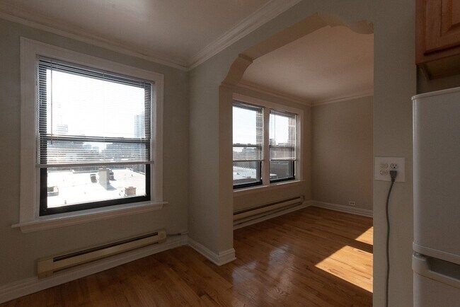 Foto del edificio - 411 W Roscoe St