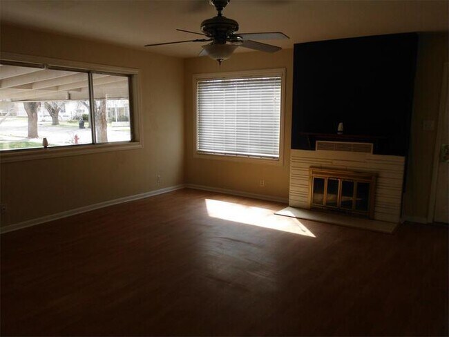 Building Photo - 172 N 500 W