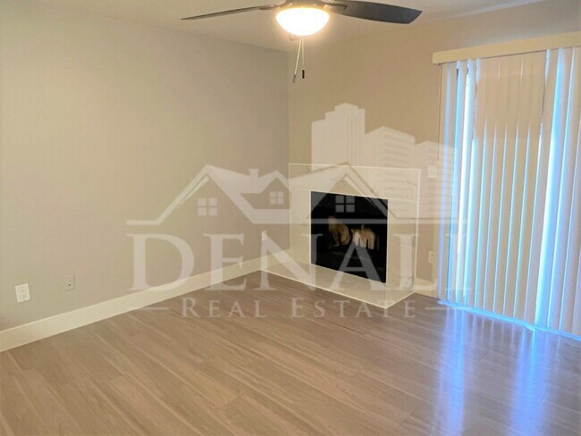 Foto del edificio - 533 W Guadalupe Rd