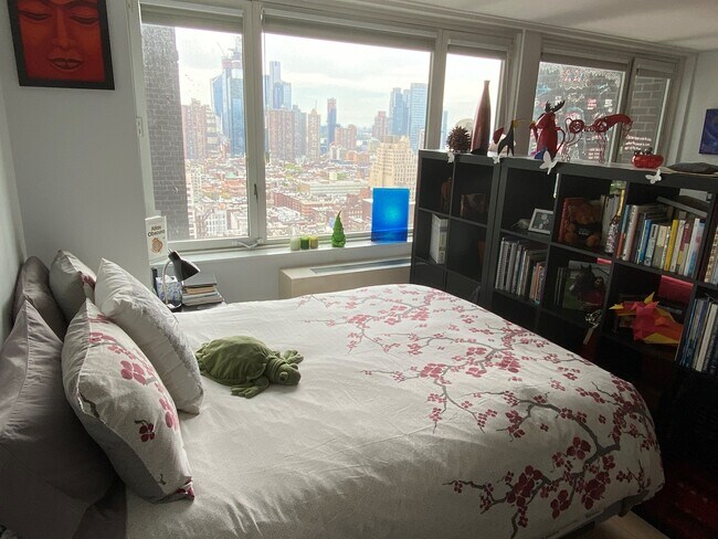 Foto del edificio - 322 W 57th St