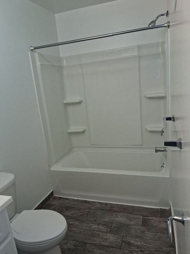 Interior Photo - 601-615 Benner St LLC