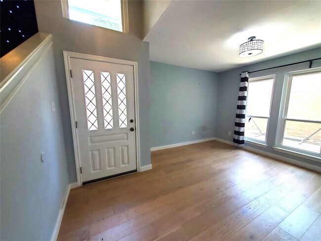 Foto del edificio - 4112 Ridgeline Dr