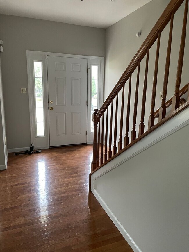 Foto del edificio - 248 Greenshire Ln