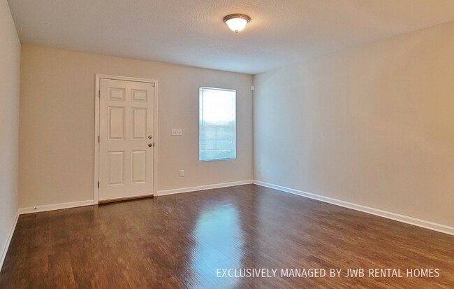 Foto del edificio - 8506 McGirts Village Ln