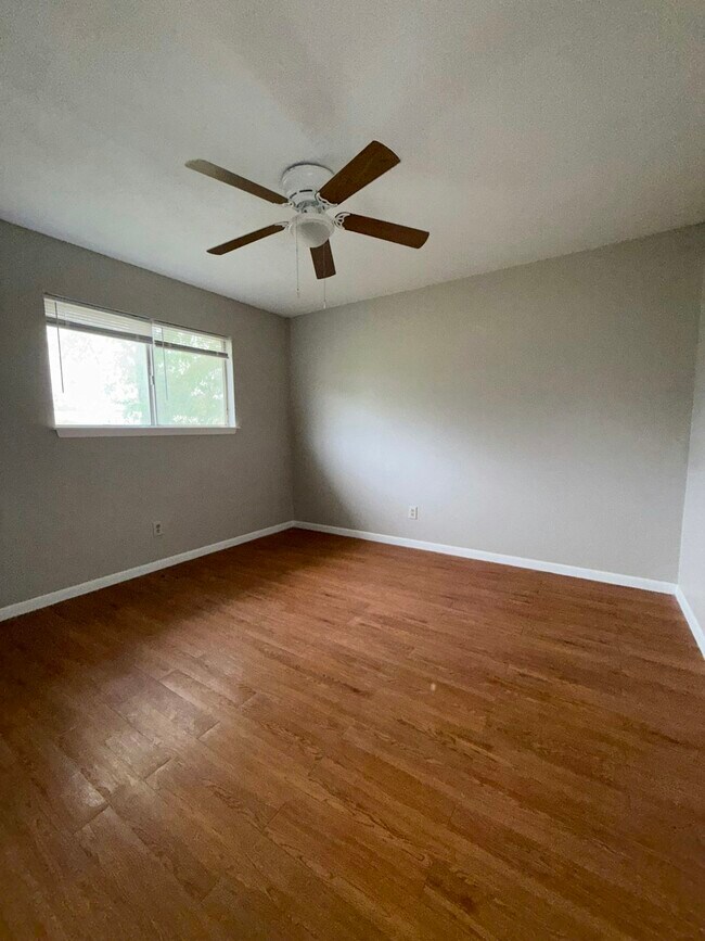 Foto del edificio - 1690 Hofheinz St