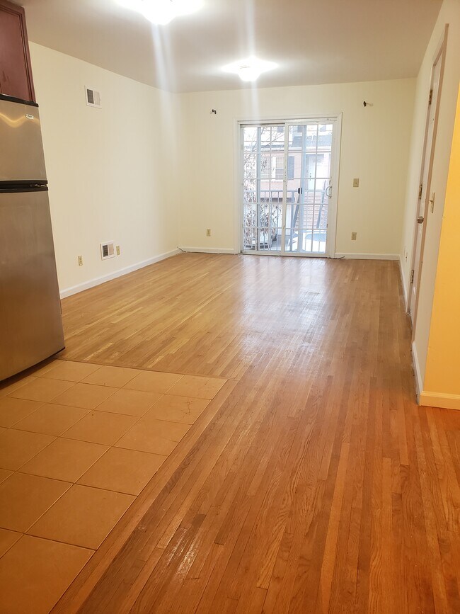 Building Photo - 139 Linden Ave