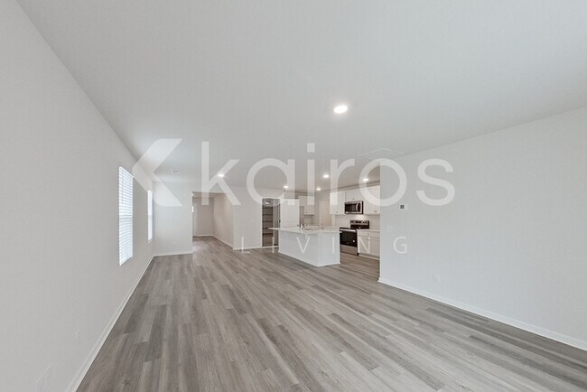 Building Photo - 128 Inez Ave