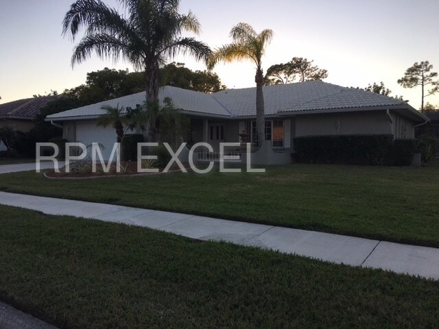 Primary Photo - Gorgeous Nokomis Home Close to Beaches!