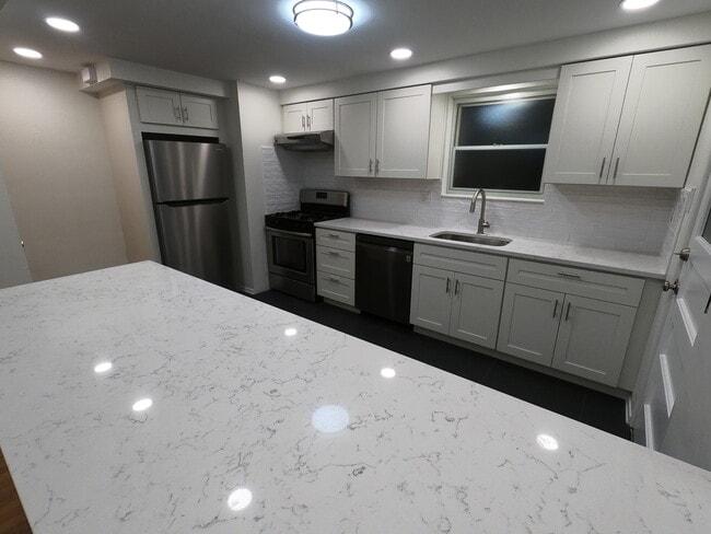 Kitchen - 1714 Fair Acres Ave