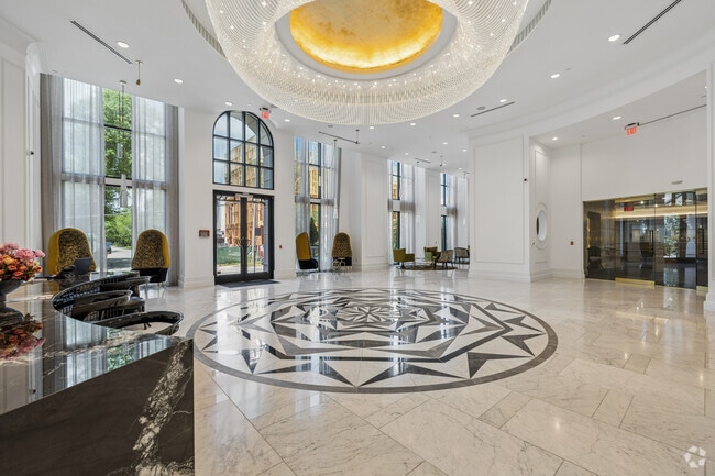 Lobby - The Heron Museum District
