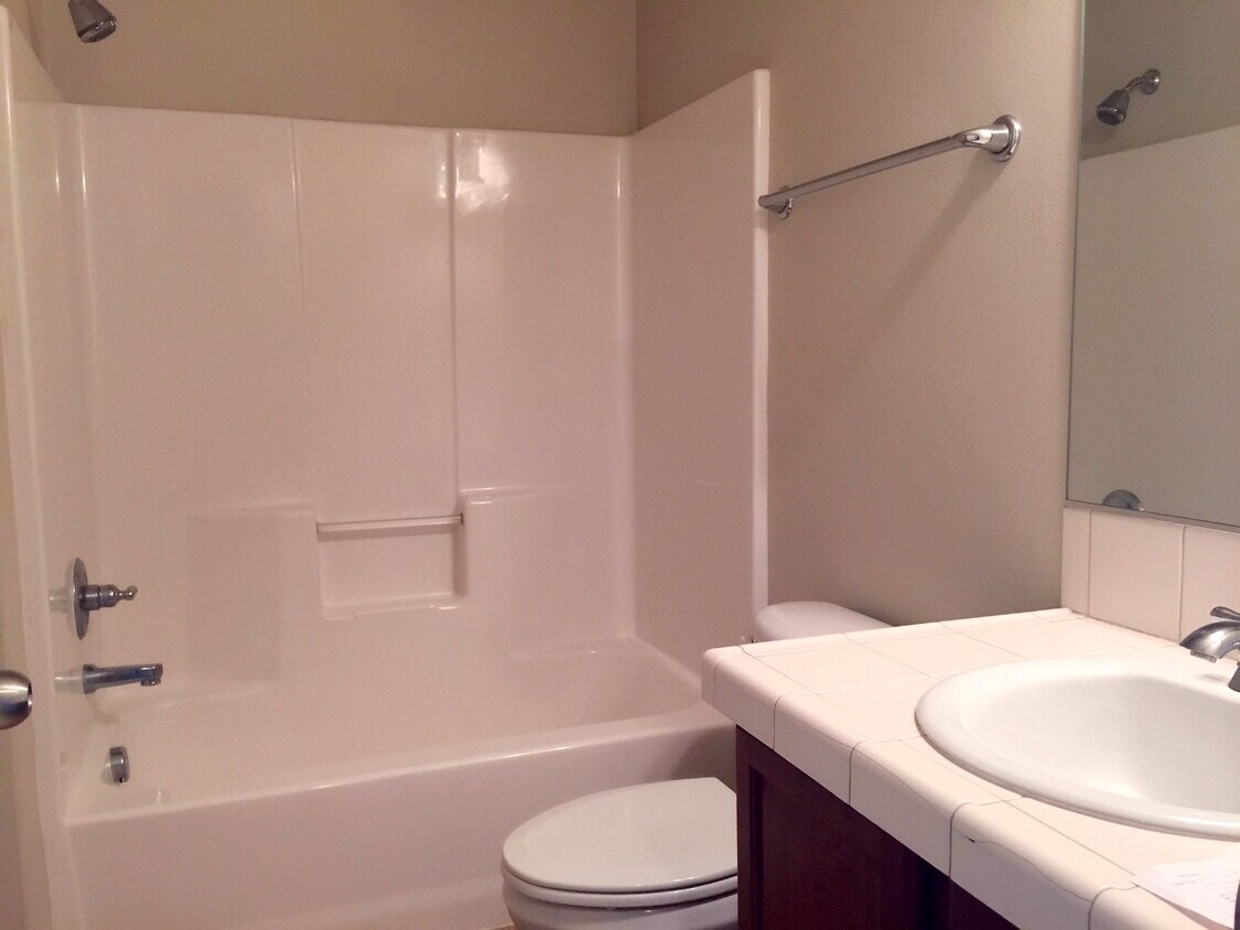 3432 SE Northwood Way, Hillsboro, OR 97123 Townhome Rentals in